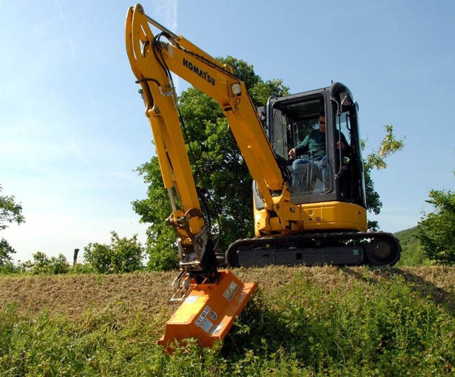 Tête de broyage hydraulique BERTI pour midi-pelle de 6 à 13T