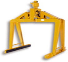 Pince pour la manipulation des bordures et parpaings et de matériaux divers 2