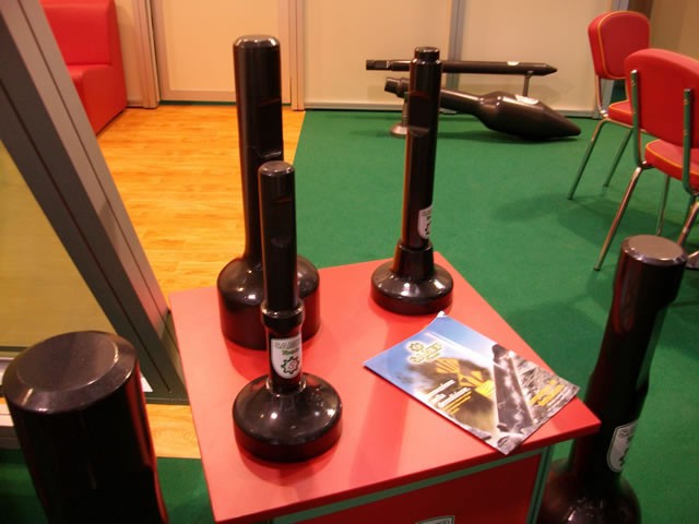 Outils pour Brise roche hydraulique (pilon-burin-pic pyramidal, pic conique, cloche de battage, bêche, plant poteaux... 2