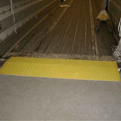 Equipement de quai et ponts de liaison